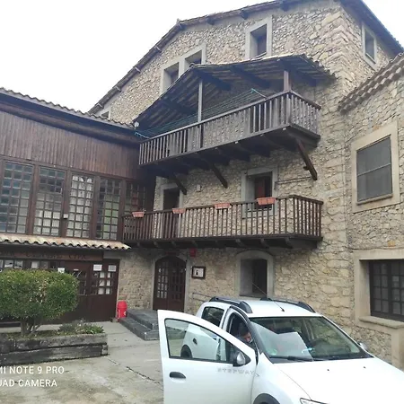 Cortina Hostel Tuixen